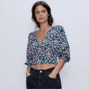 Zara Cropped floral shirt